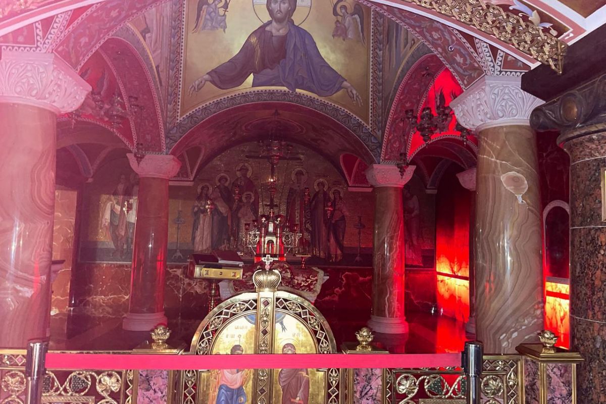 Екатеринбург. Погружение в историю династии Романовых. (Ганина Яма, Ново-тихвинский Монастырь, Храм, Екатеринбург, завтрак и обед). Тур из Тюмени.