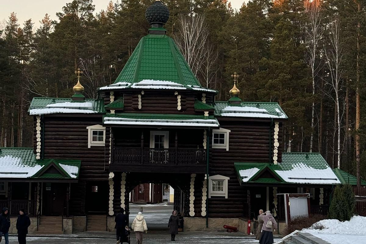 Екатеринбург. Погружение в историю династии Романовых. (Ганина Яма, Ново-тихвинский Монастырь, Храм, Екатеринбург, завтрак и обед). Тур из Тюмени.