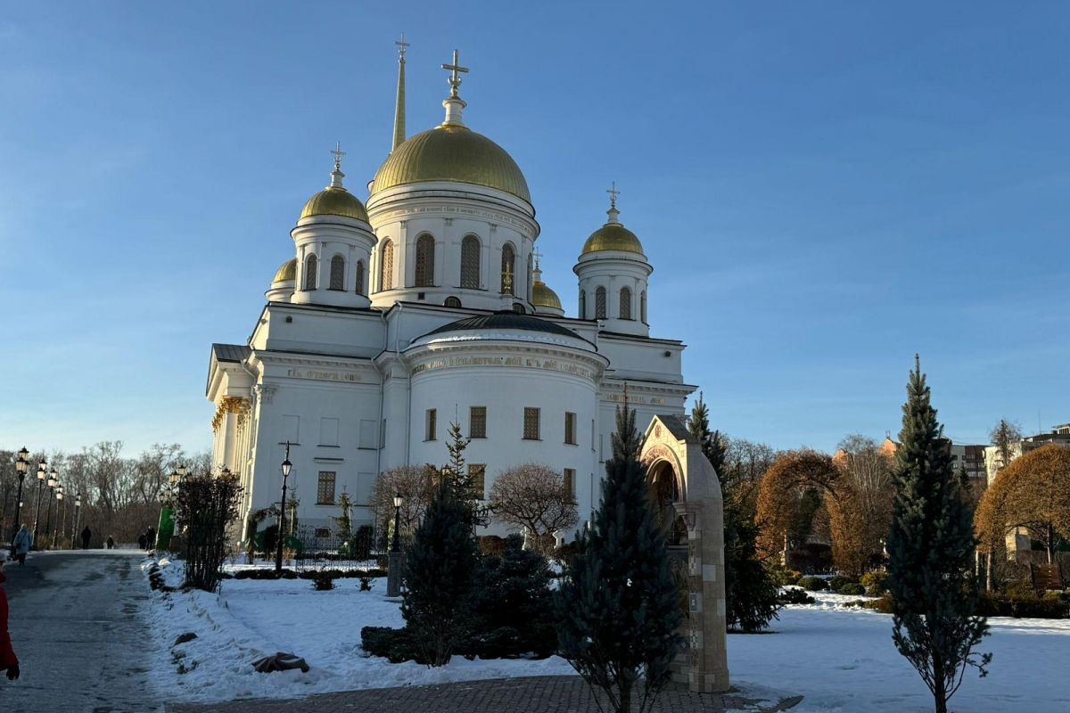 Екатеринбург. Погружение в историю династии Романовых. (Ганина Яма, Ново-тихвинский Монастырь, Храм, Екатеринбург, завтрак и обед). Тур из Тюмени.