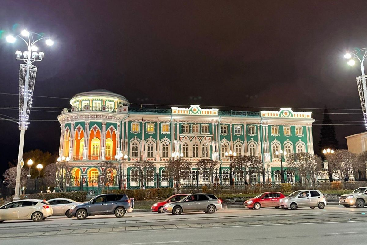 Екатеринбург. Погружение в историю династии Романовых. (Ганина Яма, Ново-тихвинский Монастырь, Храм, Екатеринбург, завтрак и обед). Тур из Тюмени.